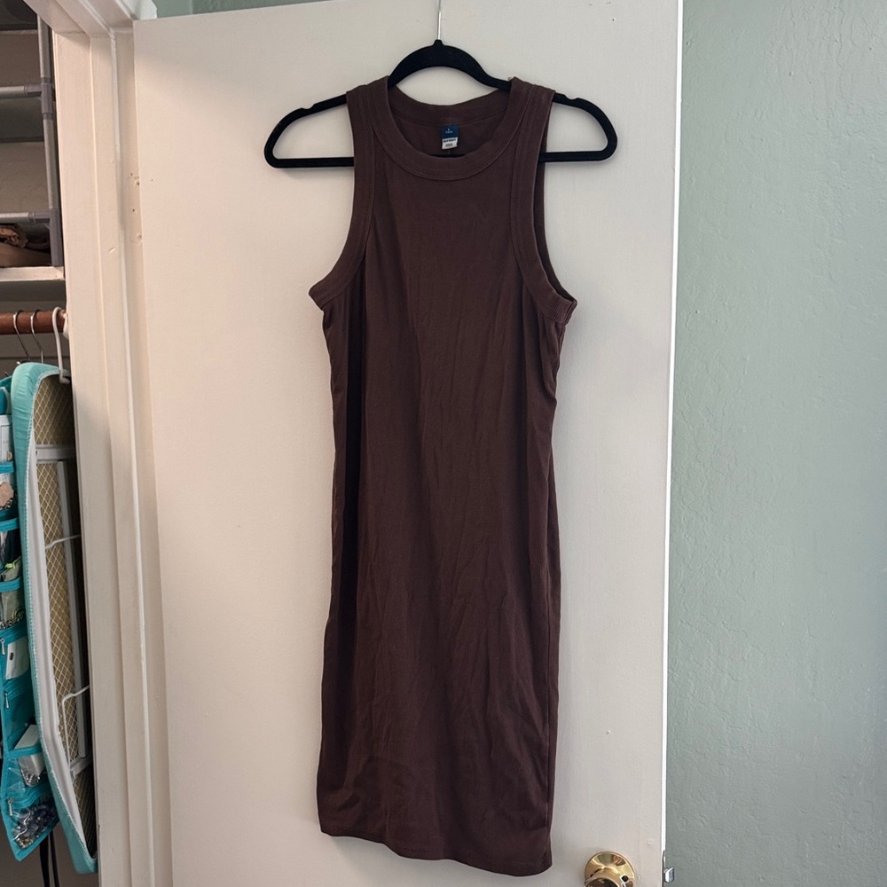 Old Navy Ribbed Crewneck Sleeveless Midi Dress in Brown